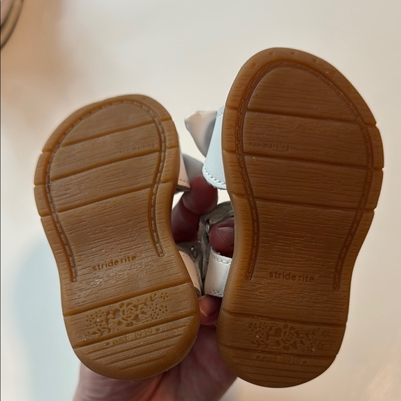 Stride Rite Toddler White Sandals with Bow - Picture 4 of 5